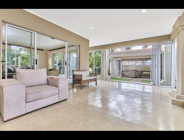 5 BEDROOM HOUSE FOR SALE IN SUNNINGHILL